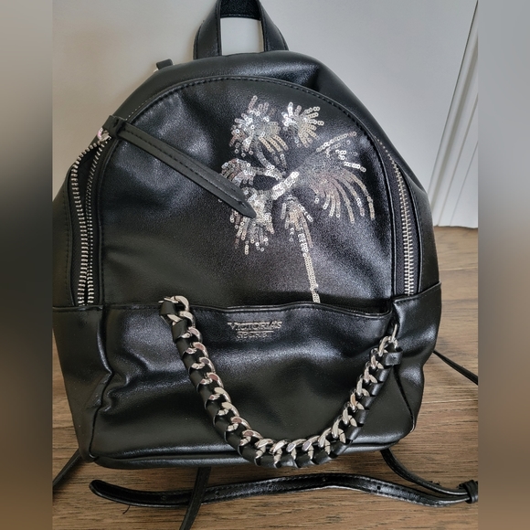 🌸 STEVE MADDEN WRISTLET + VICTORIAS SECRET MINI SEQUIN BACKPACK BUNDLE - Picture 9 of 12